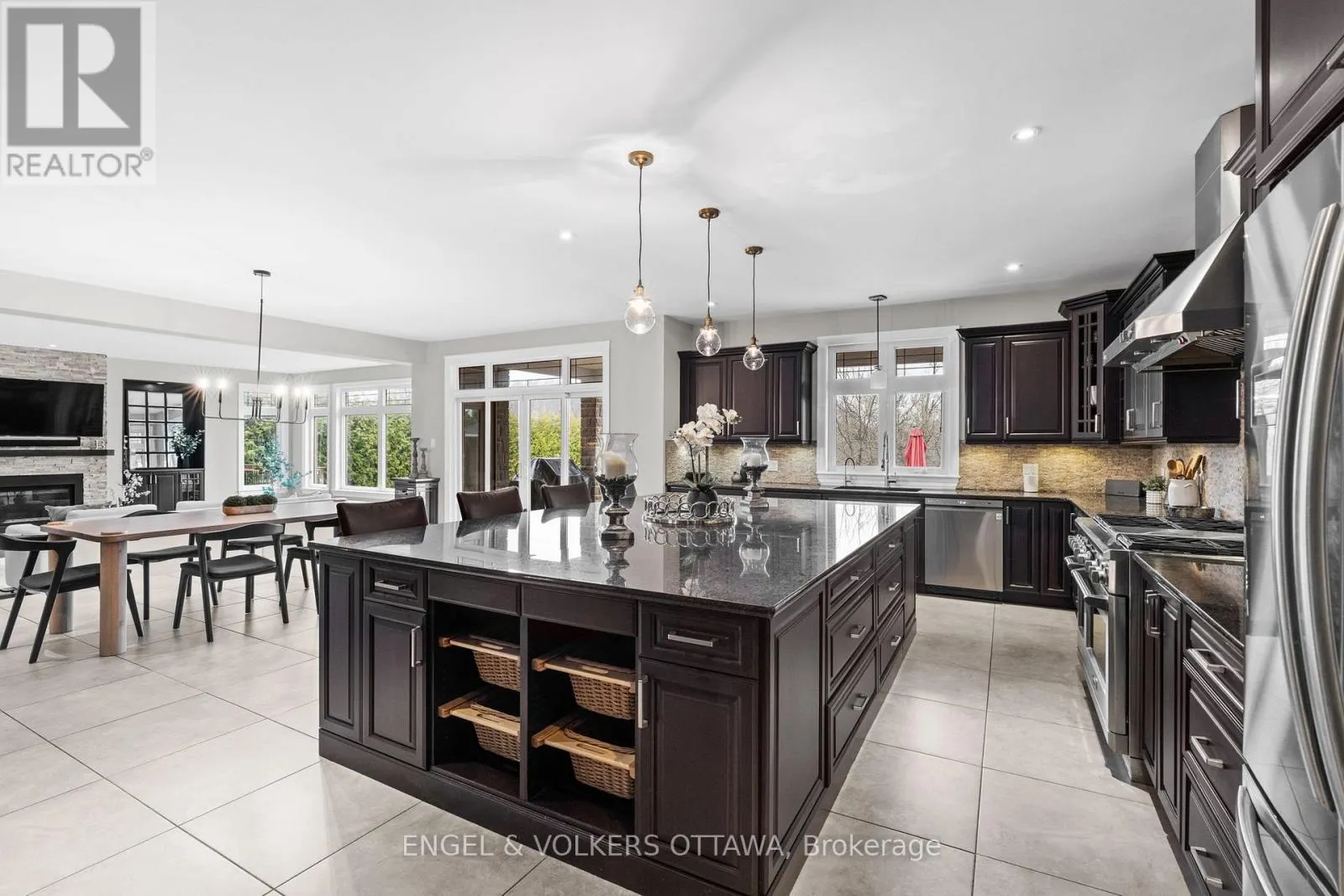 450 LOCKMASTER CRESCENT