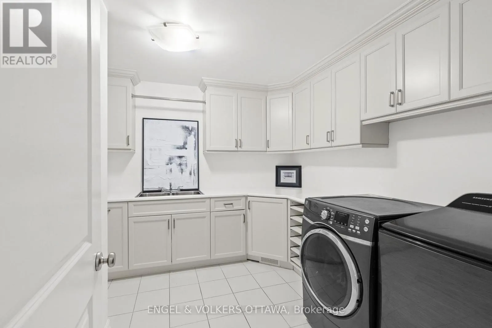 450 LOCKMASTER CRESCENT