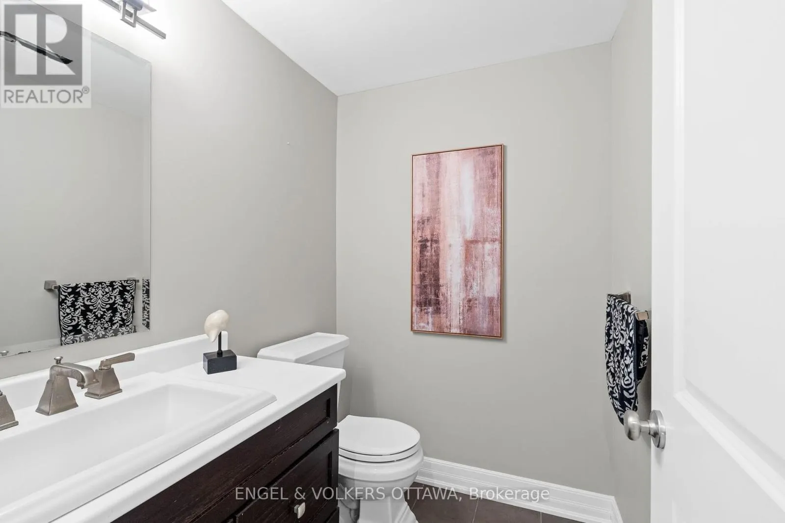 450 LOCKMASTER CRESCENT