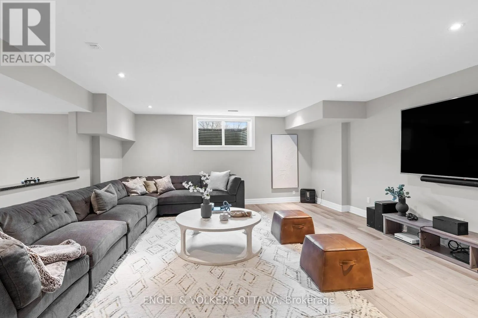 450 LOCKMASTER CRESCENT