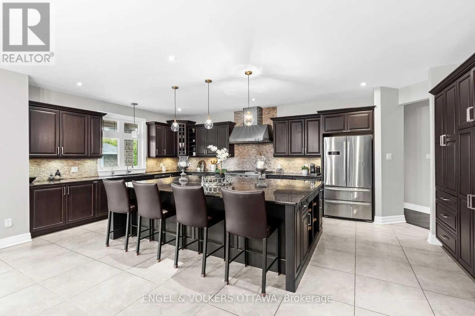 450 LOCKMASTER CRESCENT