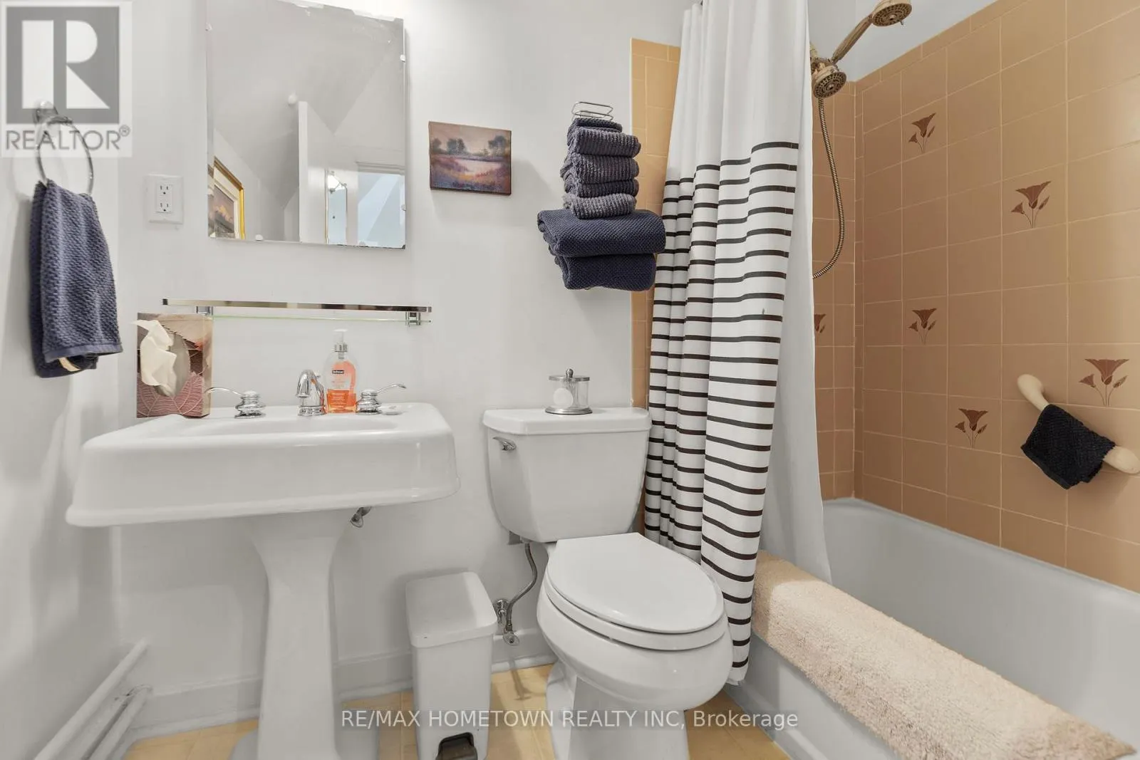 157 DIBBLE STREET W