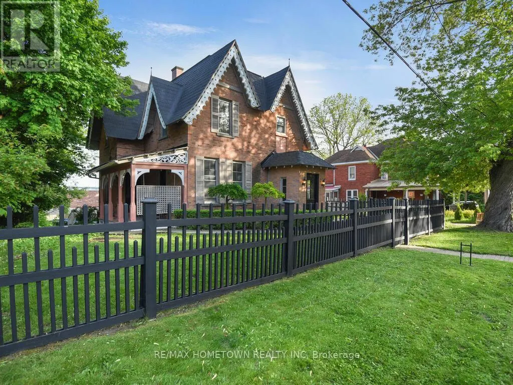 157 DIBBLE STREET W