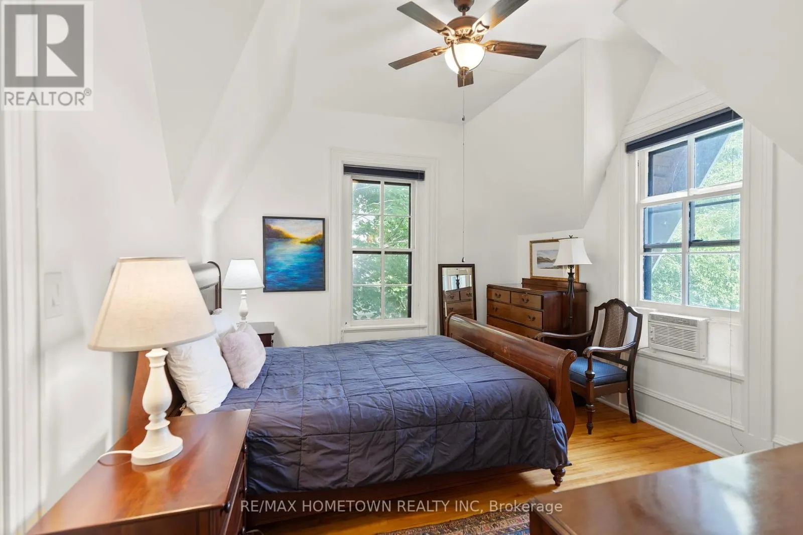 157 DIBBLE STREET W