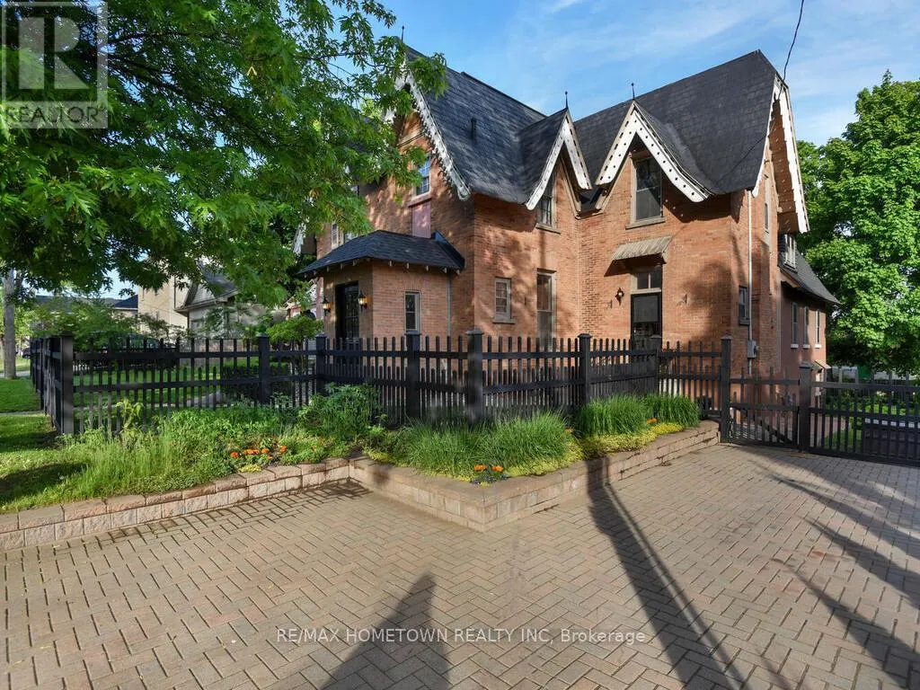 157 DIBBLE STREET W