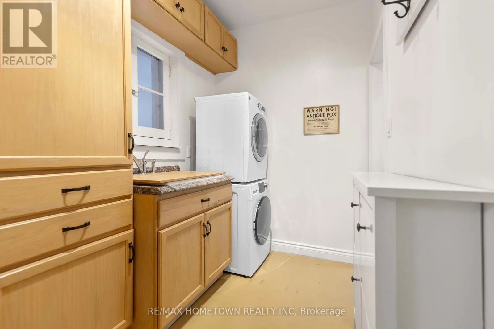 157 DIBBLE STREET W