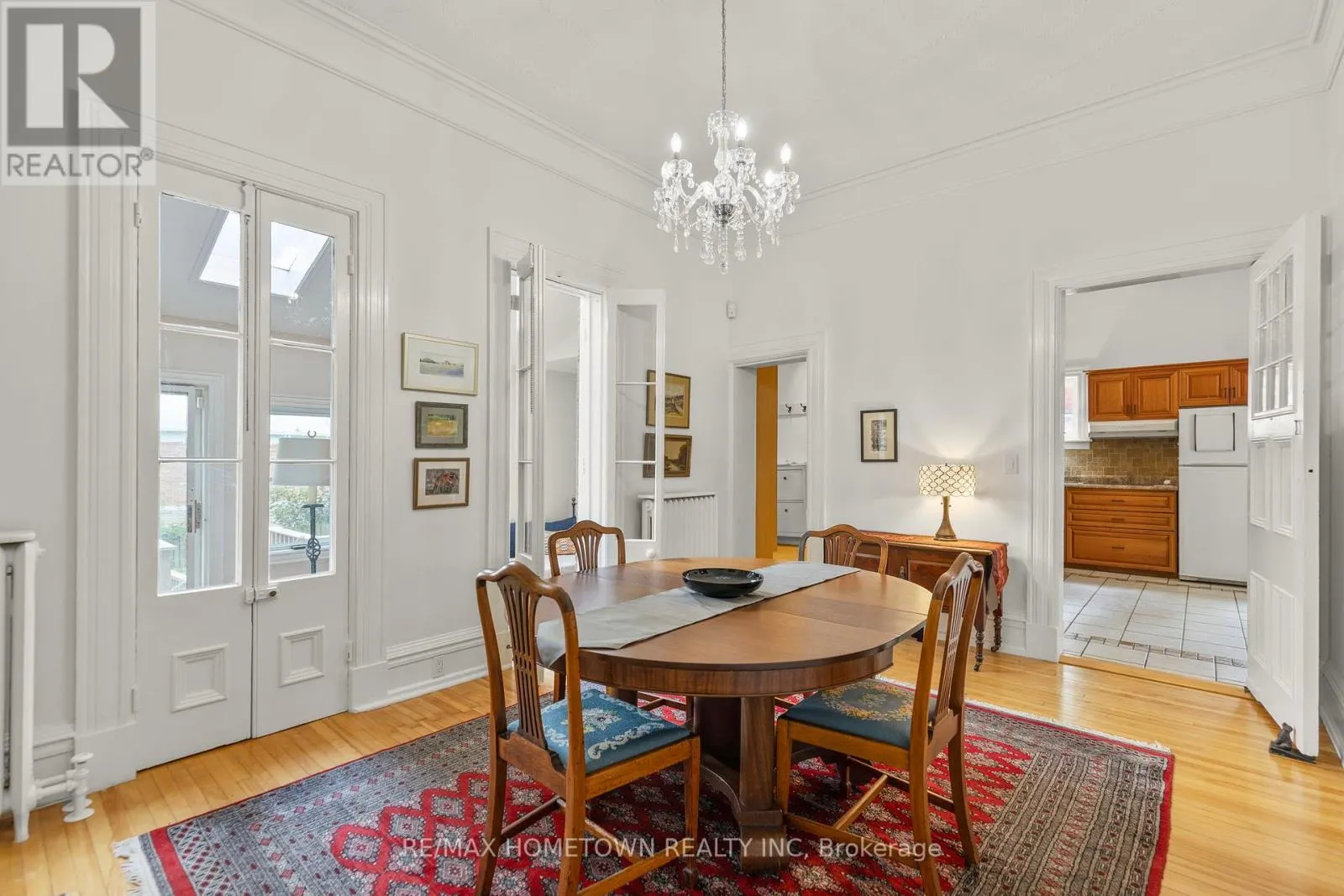 157 DIBBLE STREET W