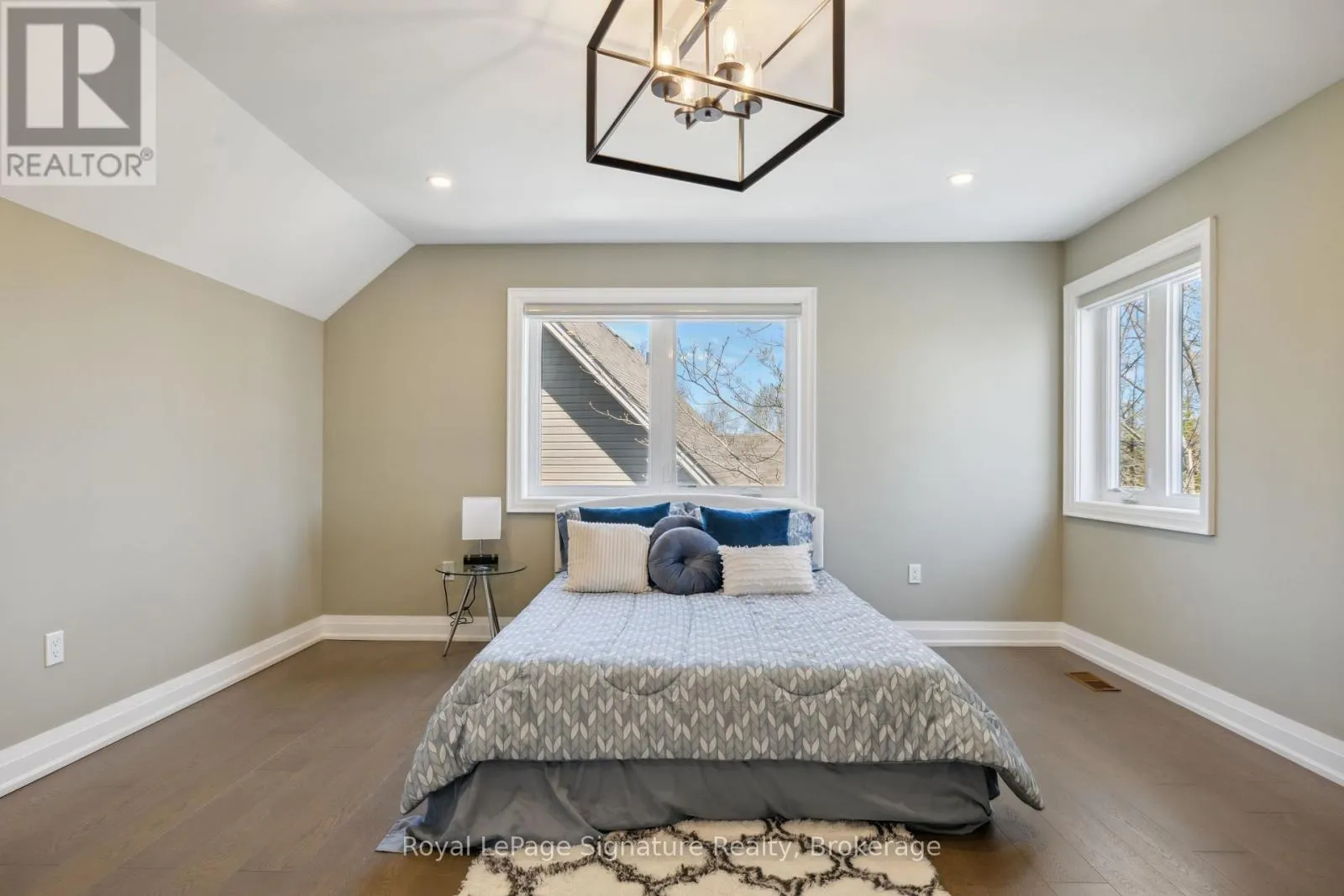 115 RANKIN'S CRESCENT