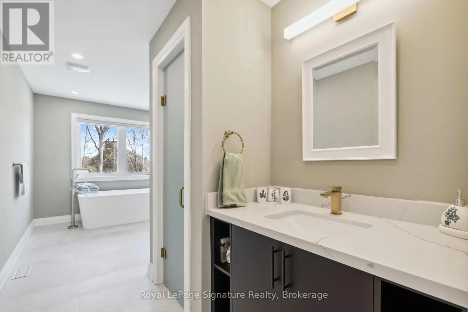 115 RANKIN'S CRESCENT