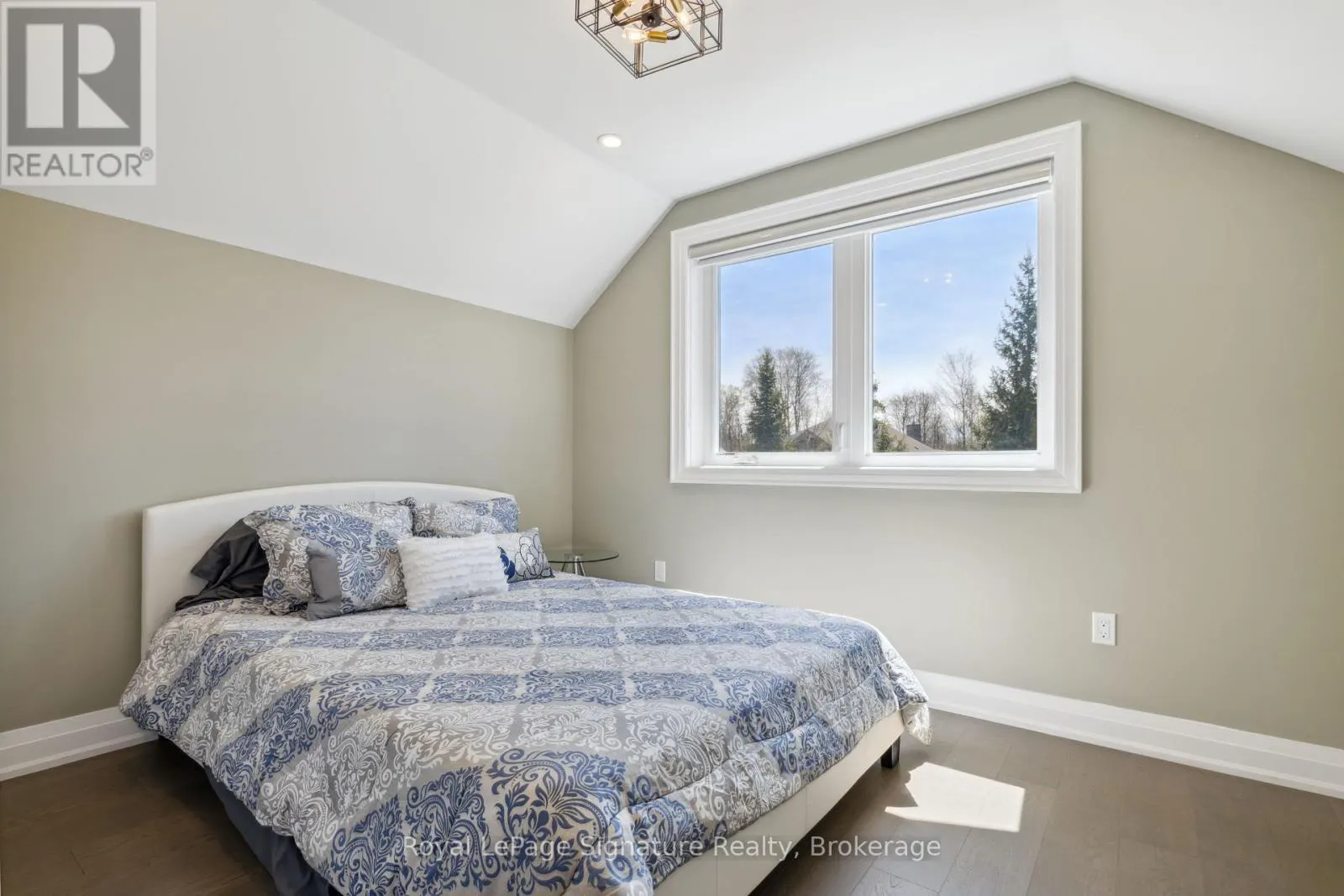 115 RANKIN'S CRESCENT