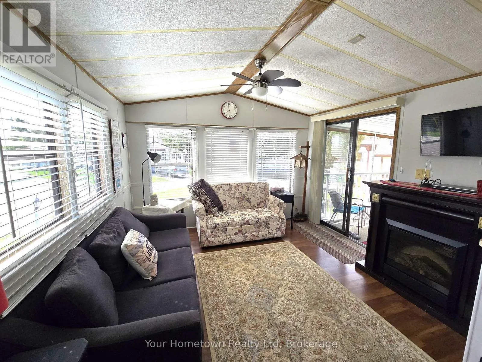 157 CEDAR CRESCENT