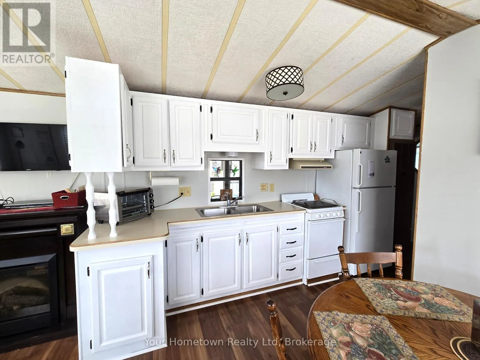 157 CEDAR CRESCENT