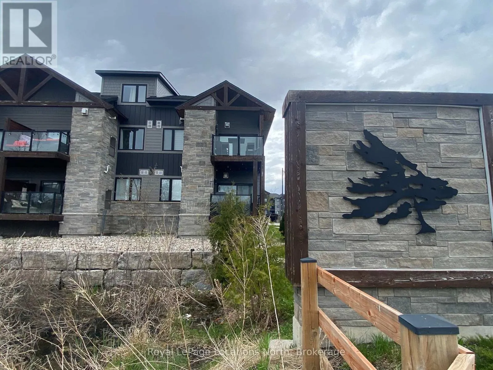 207 - 11 BEAUSOLEIL LANE, #207
