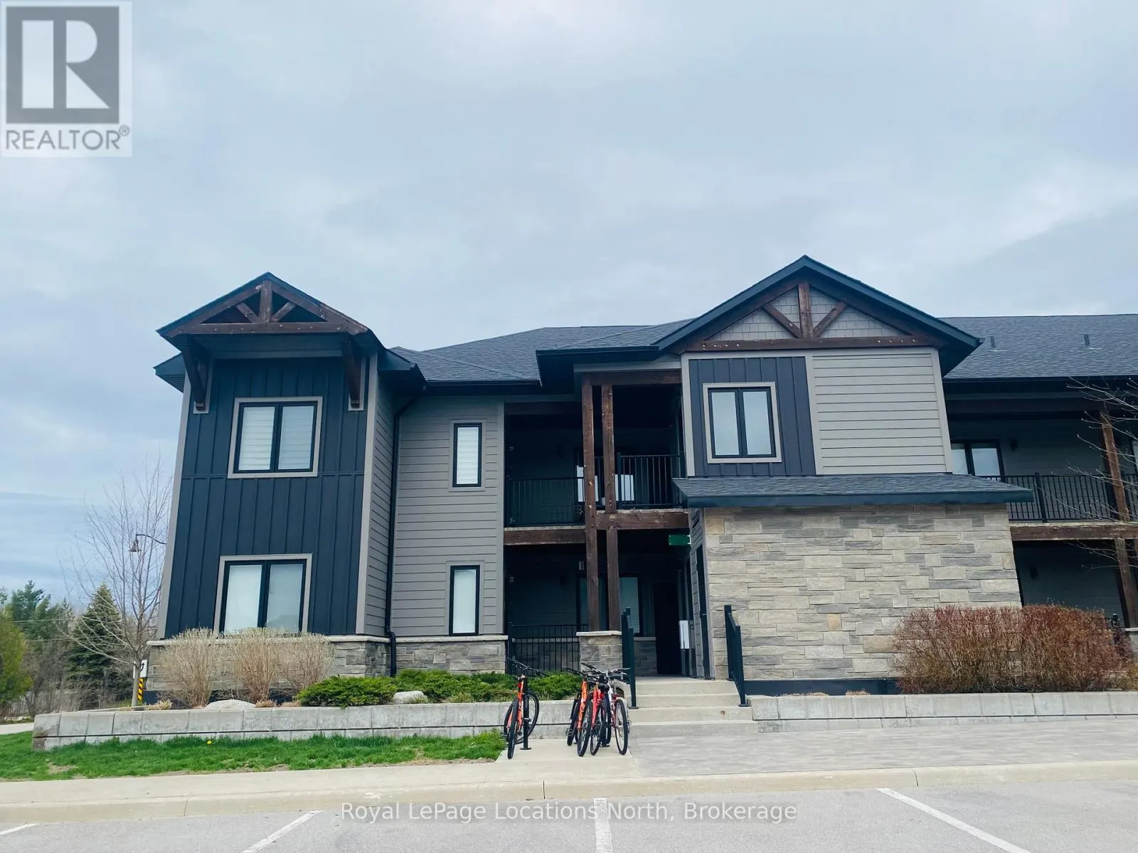 207 - 11 BEAUSOLEIL LANE, #207