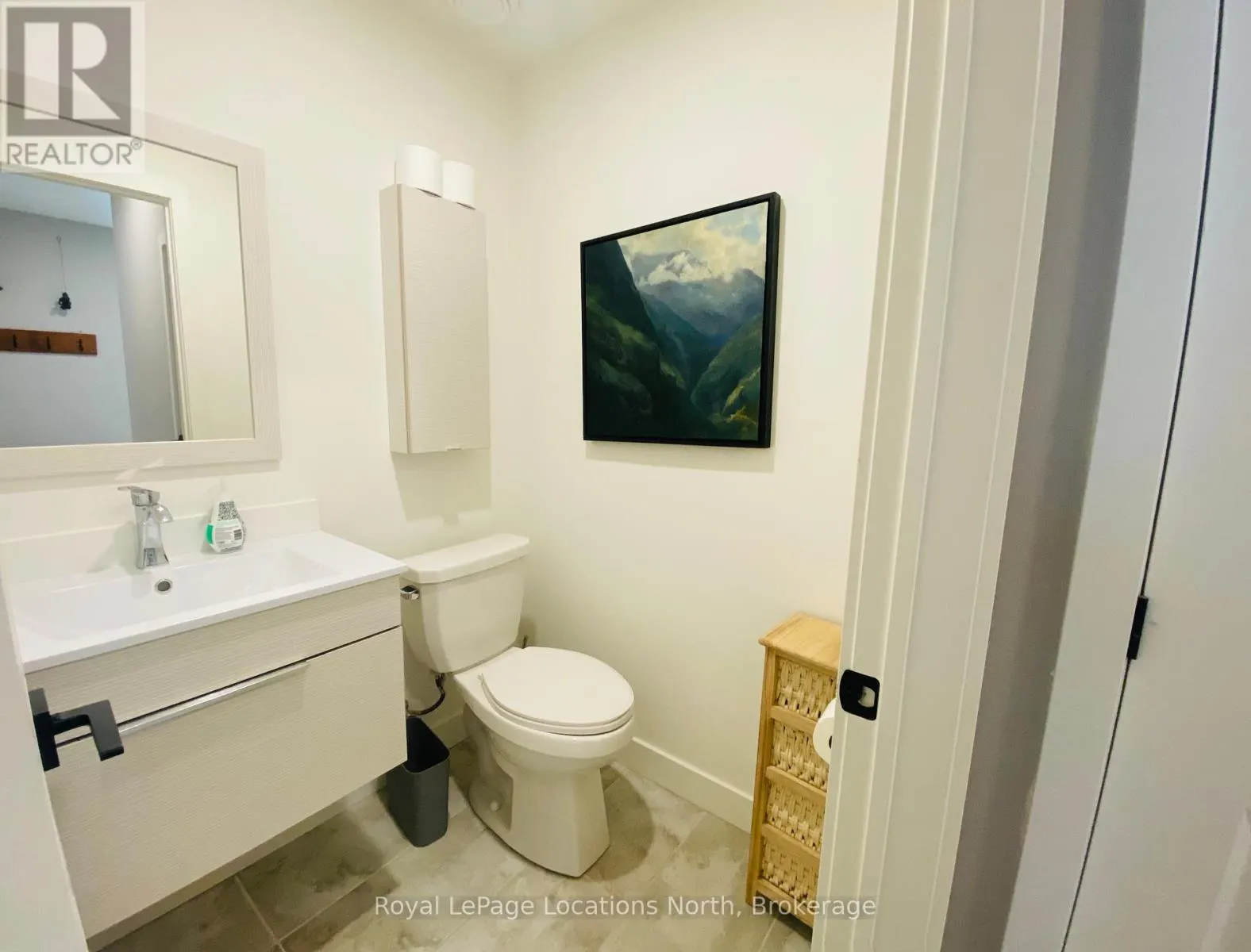 207 - 11 BEAUSOLEIL LANE, #207