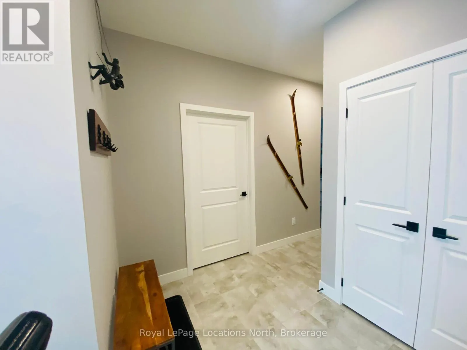 207 - 11 BEAUSOLEIL LANE, #207