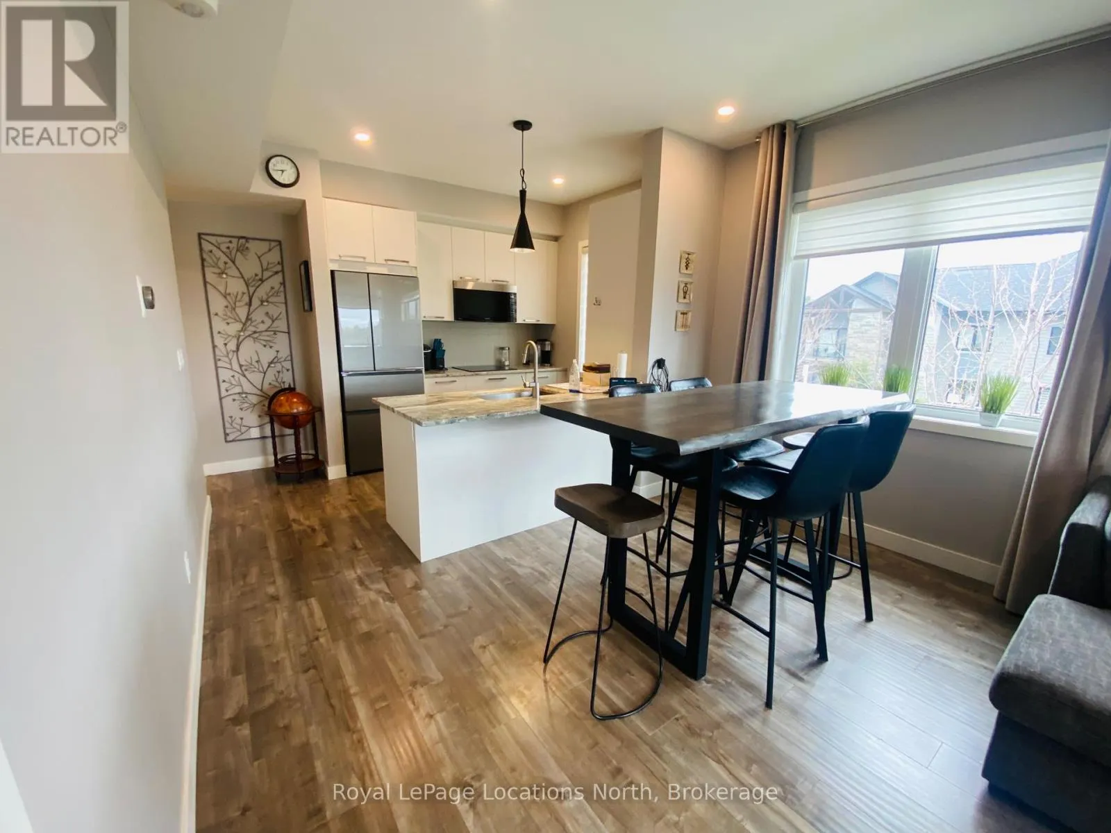 207 - 11 BEAUSOLEIL LANE, #207