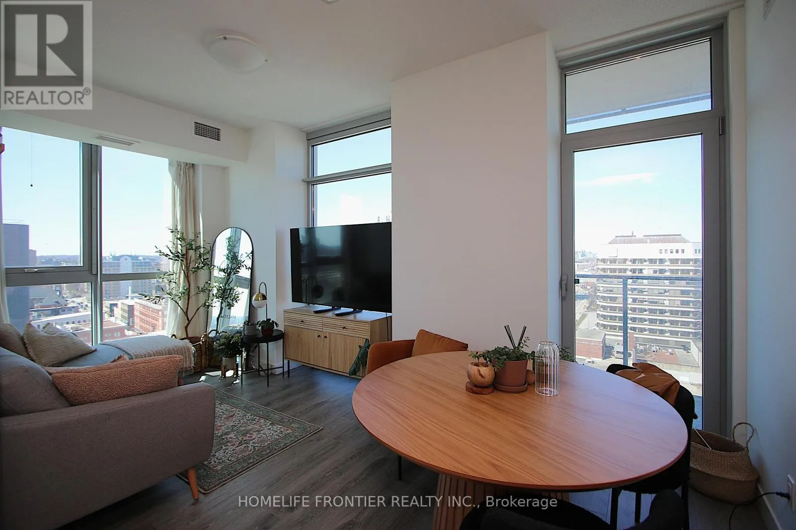 1209 - 60 FREDERICK STREET