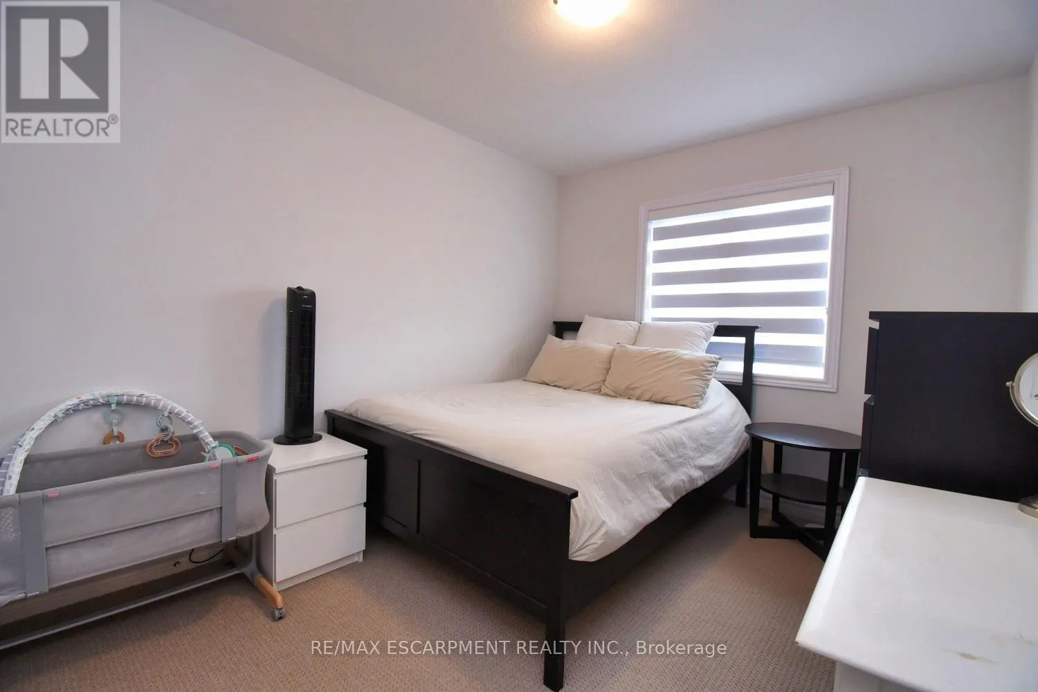 4 - 187 WILSON STREET W