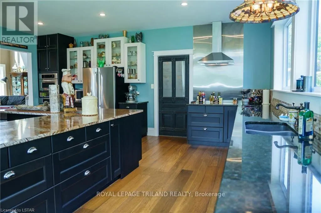 4118 THOMAS ROAD