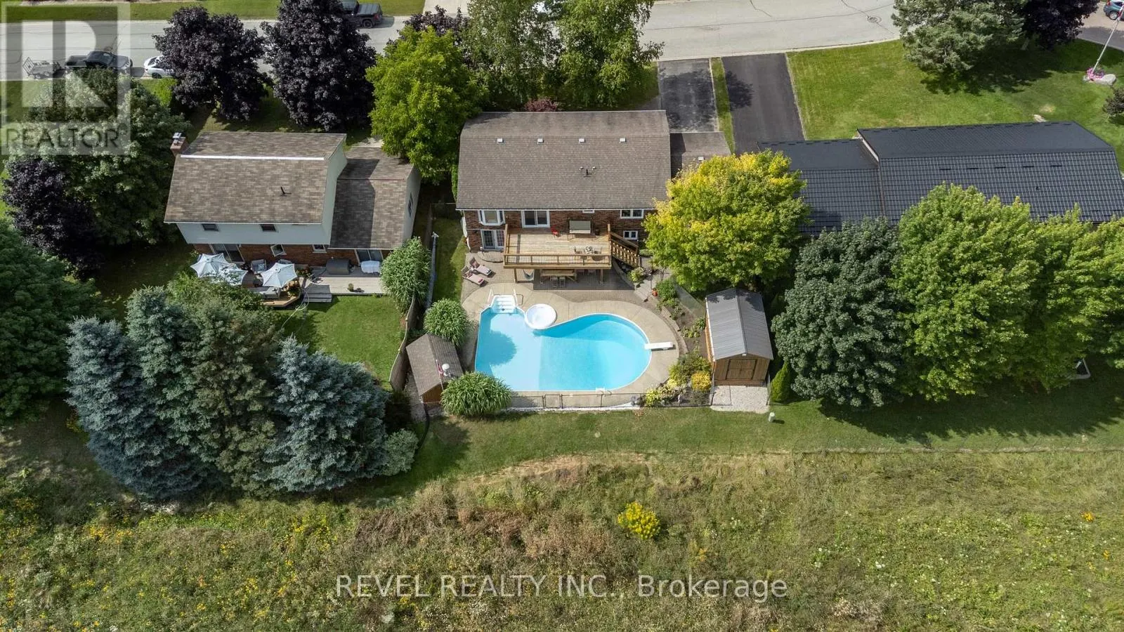 29 ARMSTRONG CRESCENT