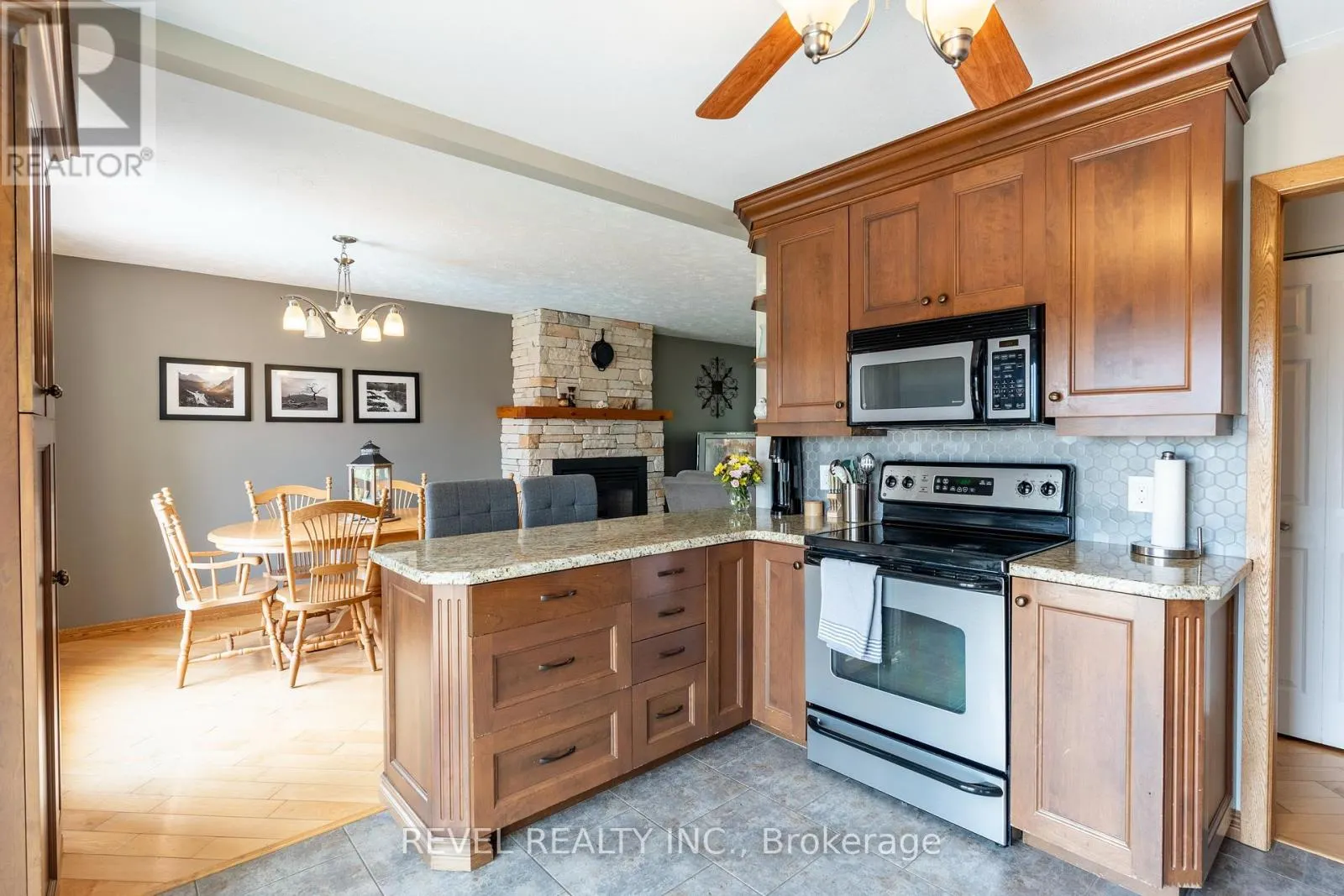 29 ARMSTRONG CRESCENT