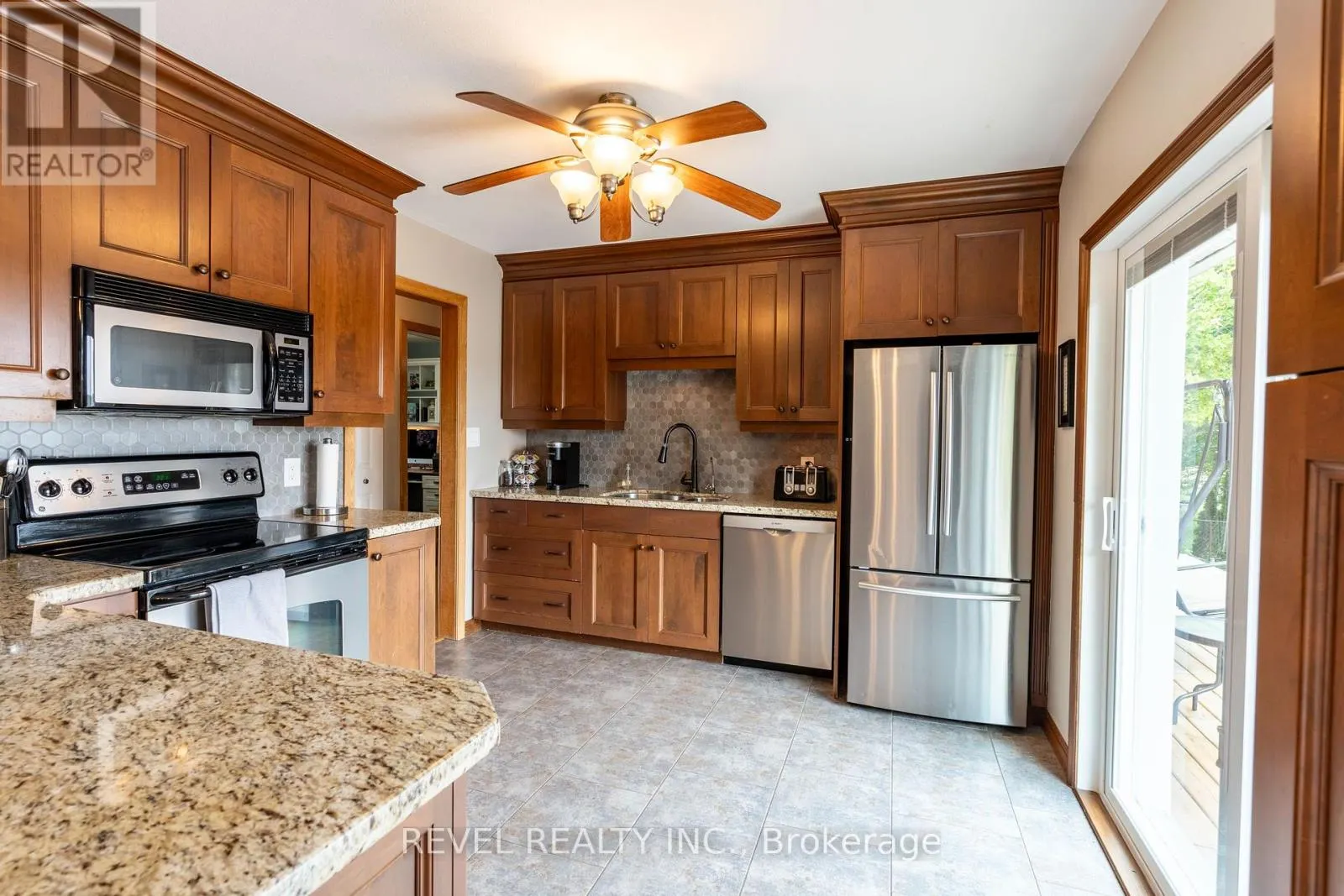 29 ARMSTRONG CRESCENT