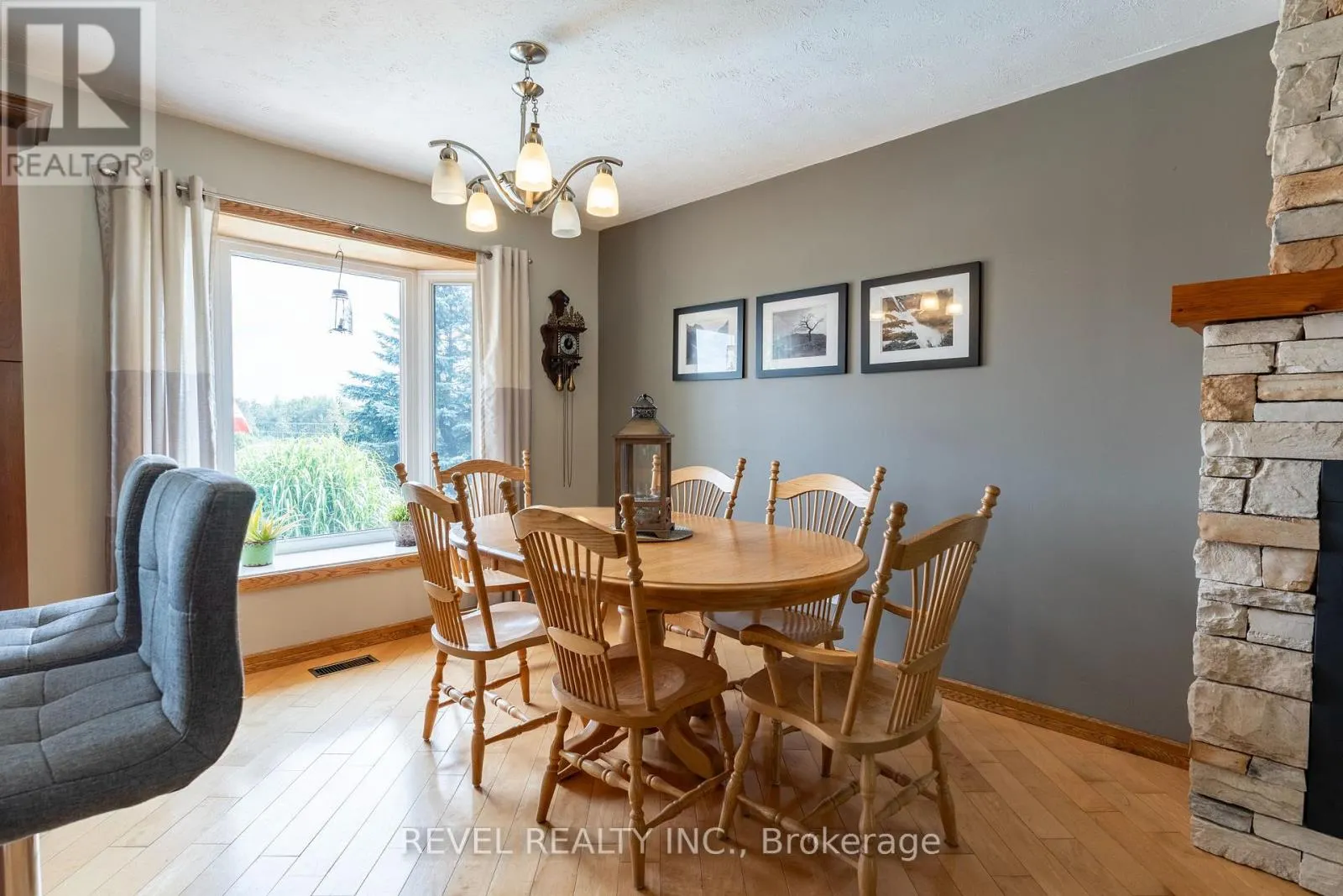 29 ARMSTRONG CRESCENT