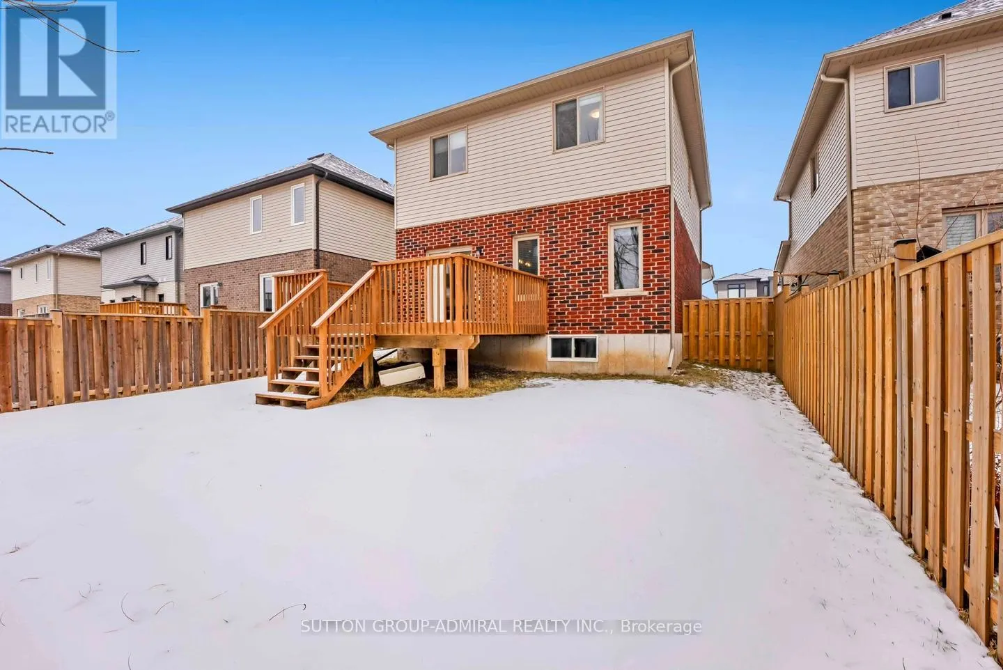 10 BERGENSTEIN CRESCENT