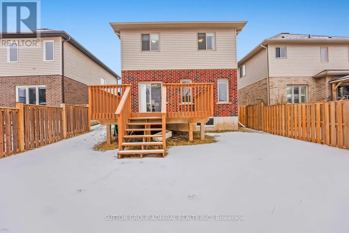 10 BERGENSTEIN CRESCENT