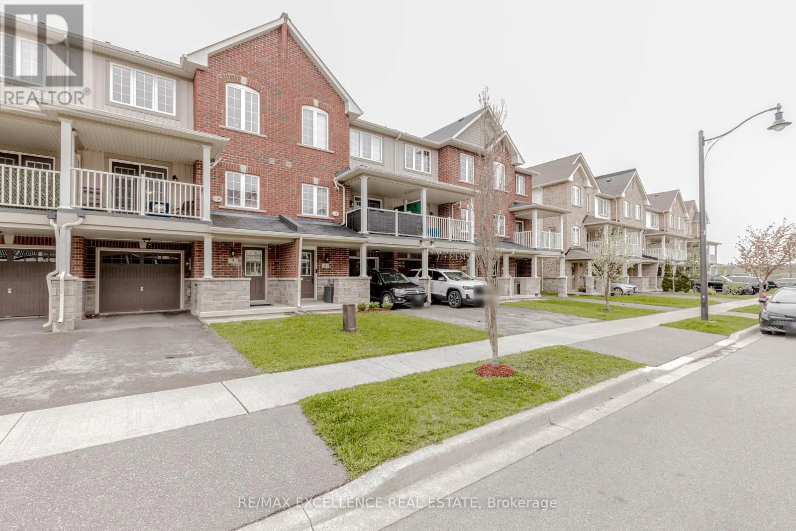 9 HISCOTT DRIVE