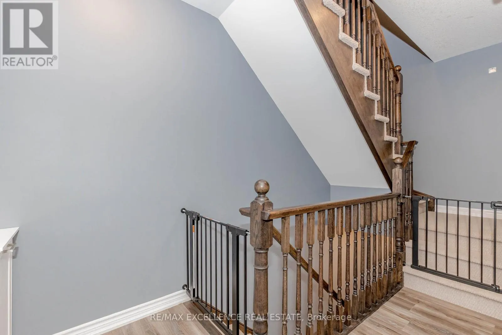 9 HISCOTT DRIVE