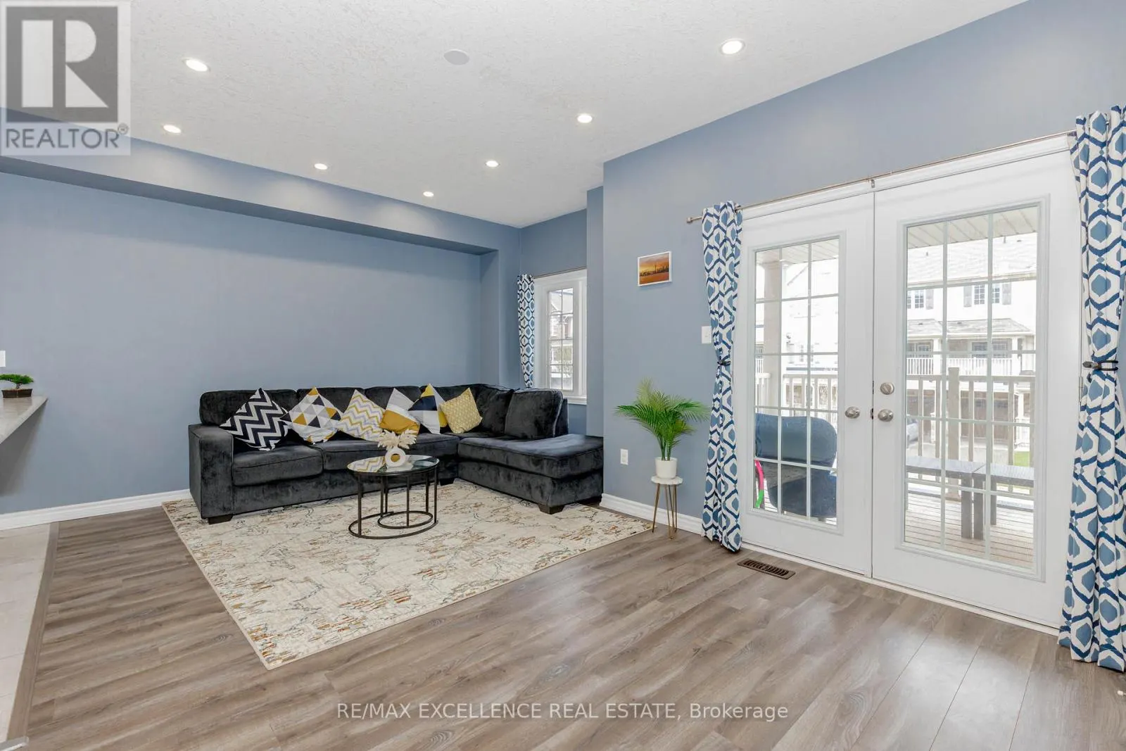 9 HISCOTT DRIVE