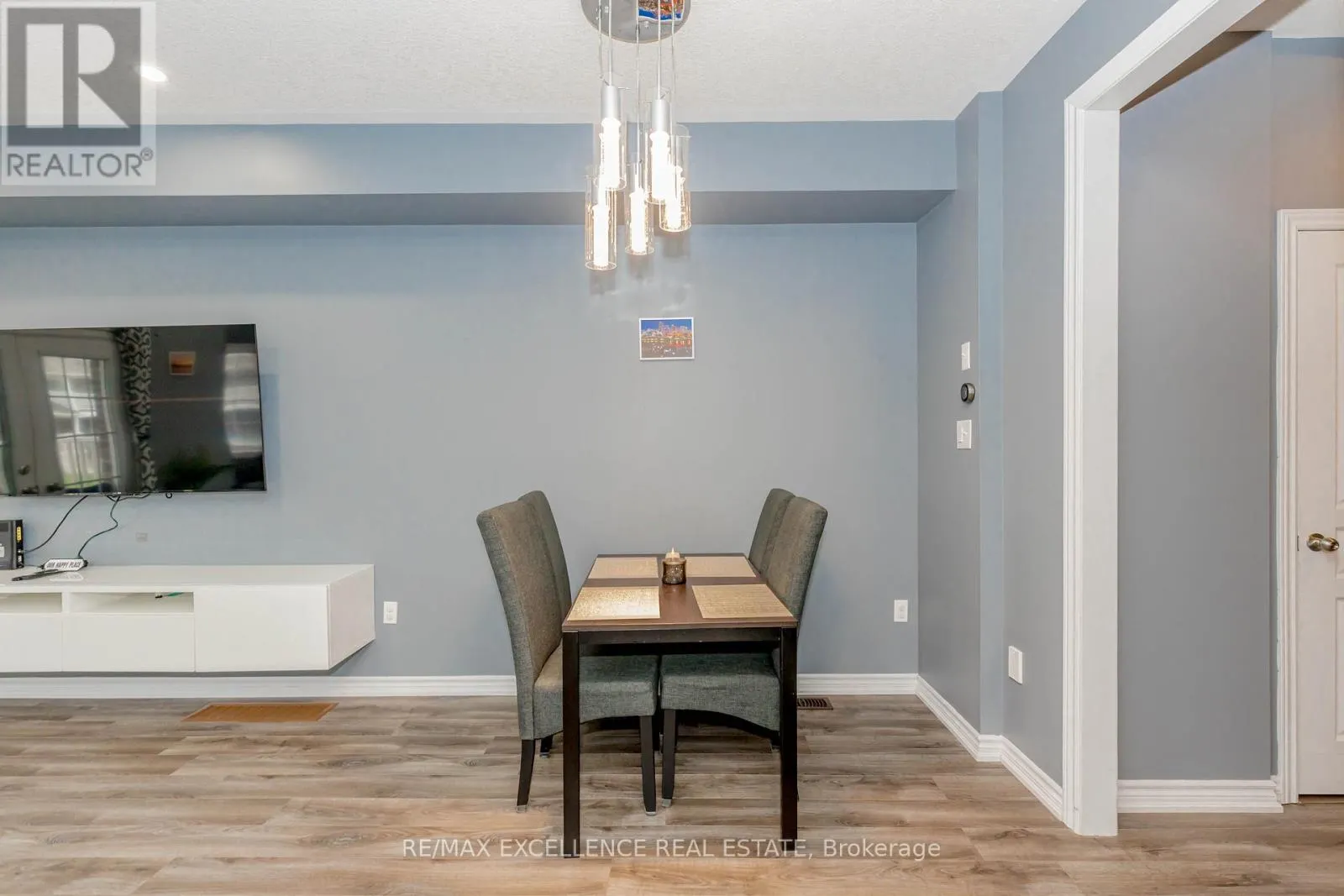 9 HISCOTT DRIVE