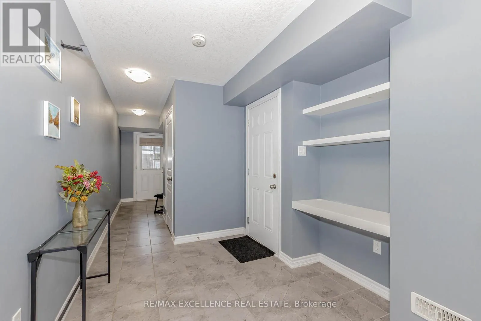 9 HISCOTT DRIVE