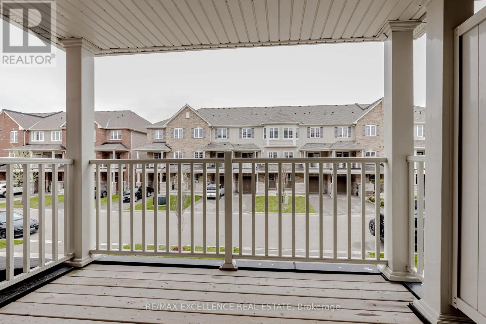 9 HISCOTT DRIVE