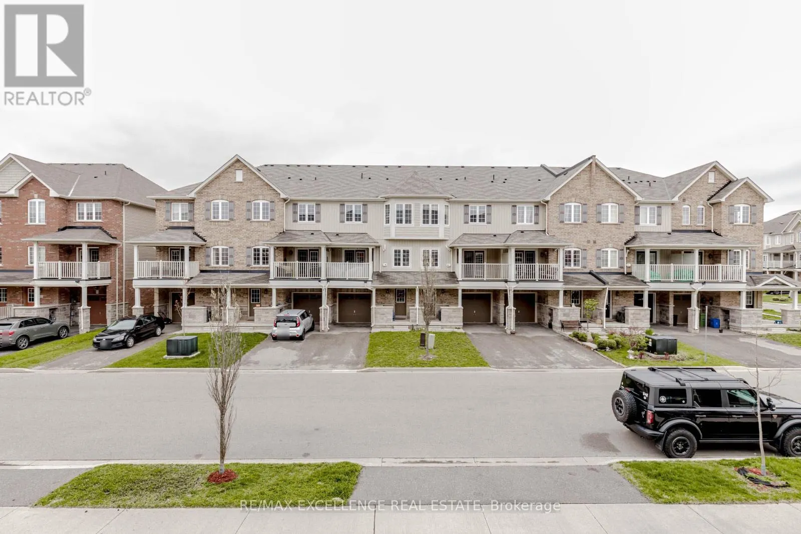 9 HISCOTT DRIVE