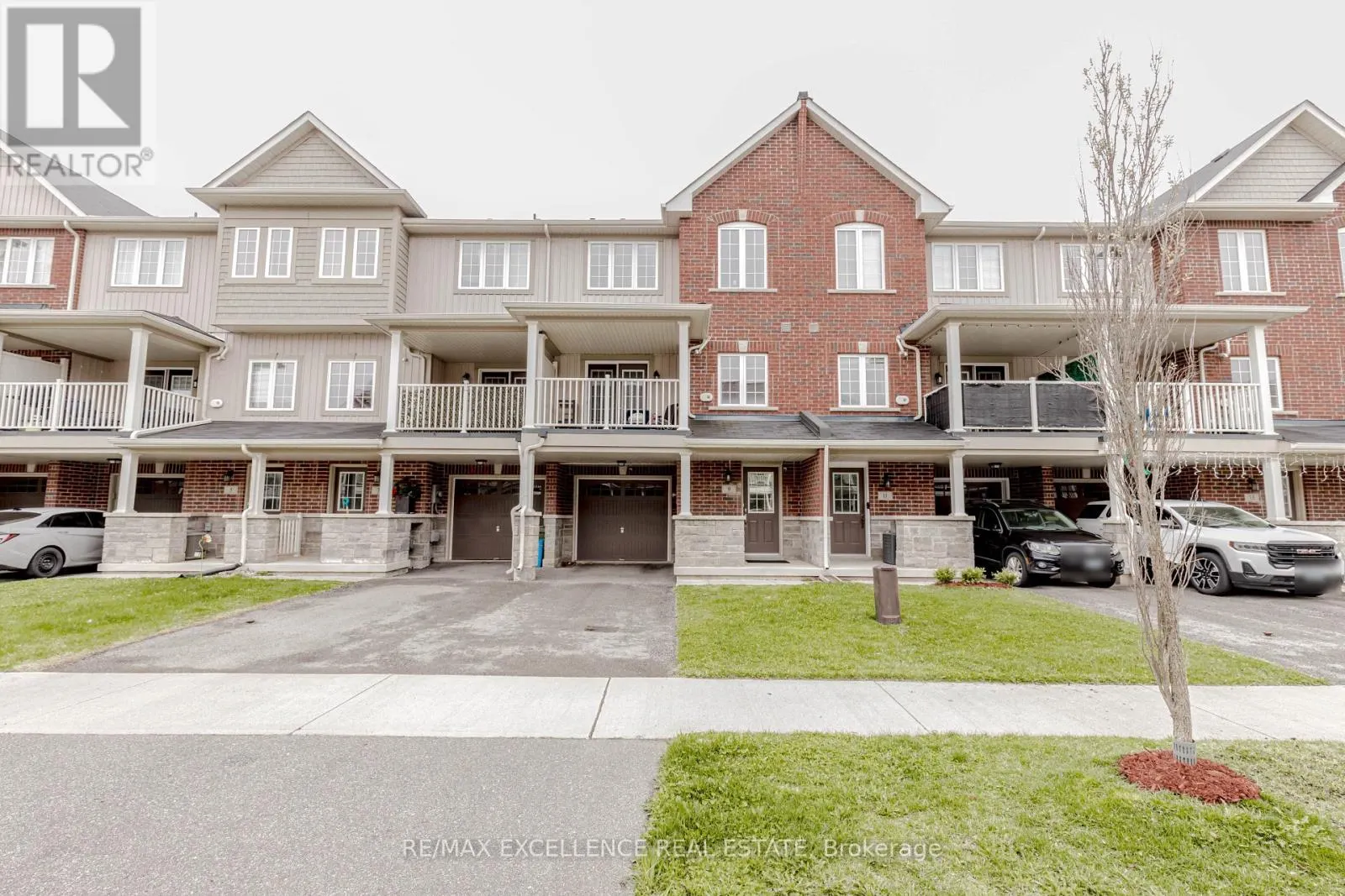 9 HISCOTT DRIVE
