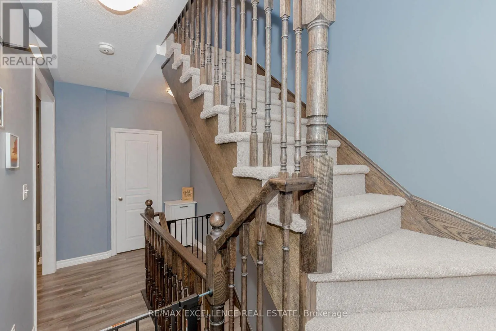 9 HISCOTT DRIVE