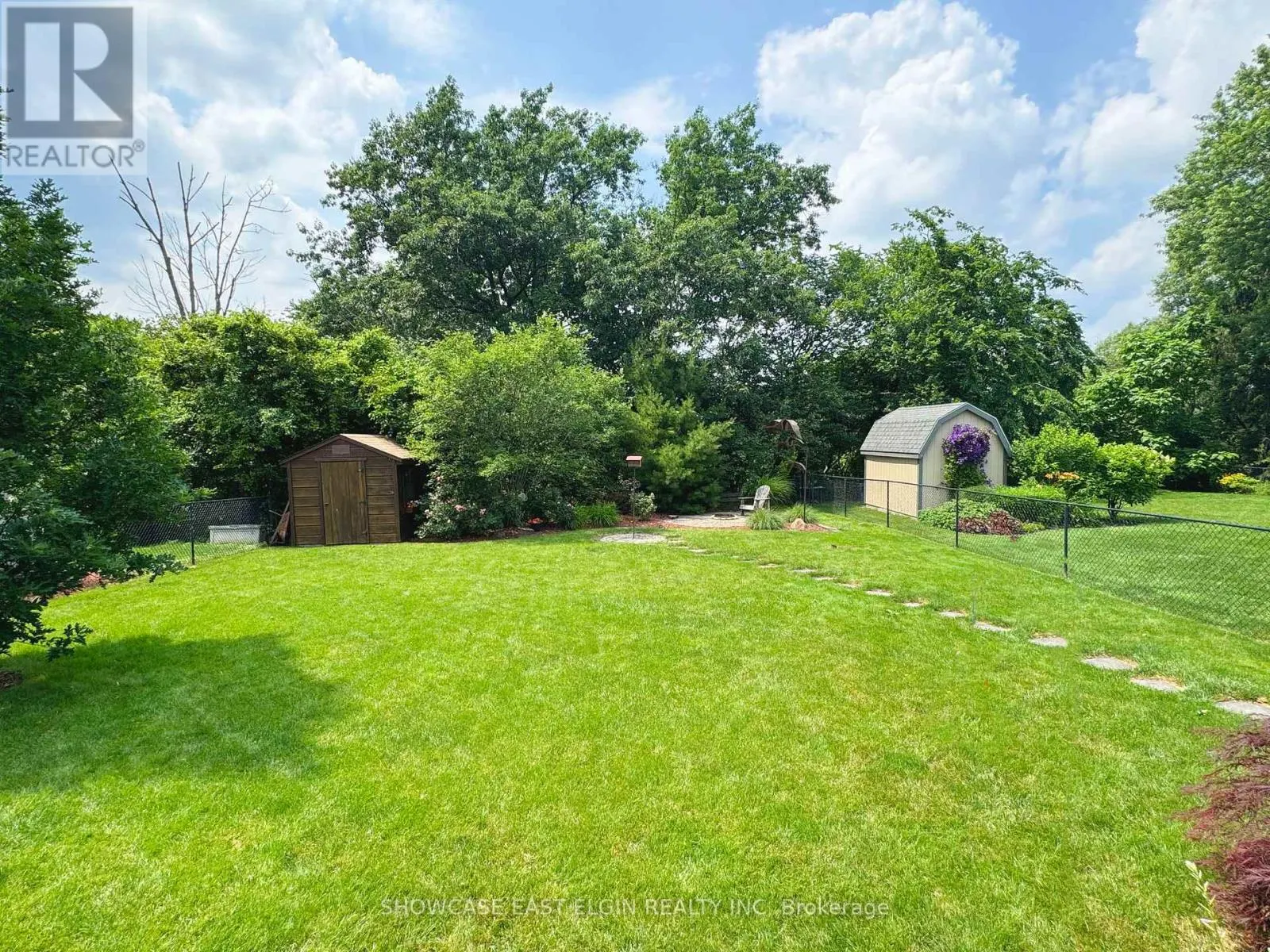 28 SINCLAIR CRESCENT