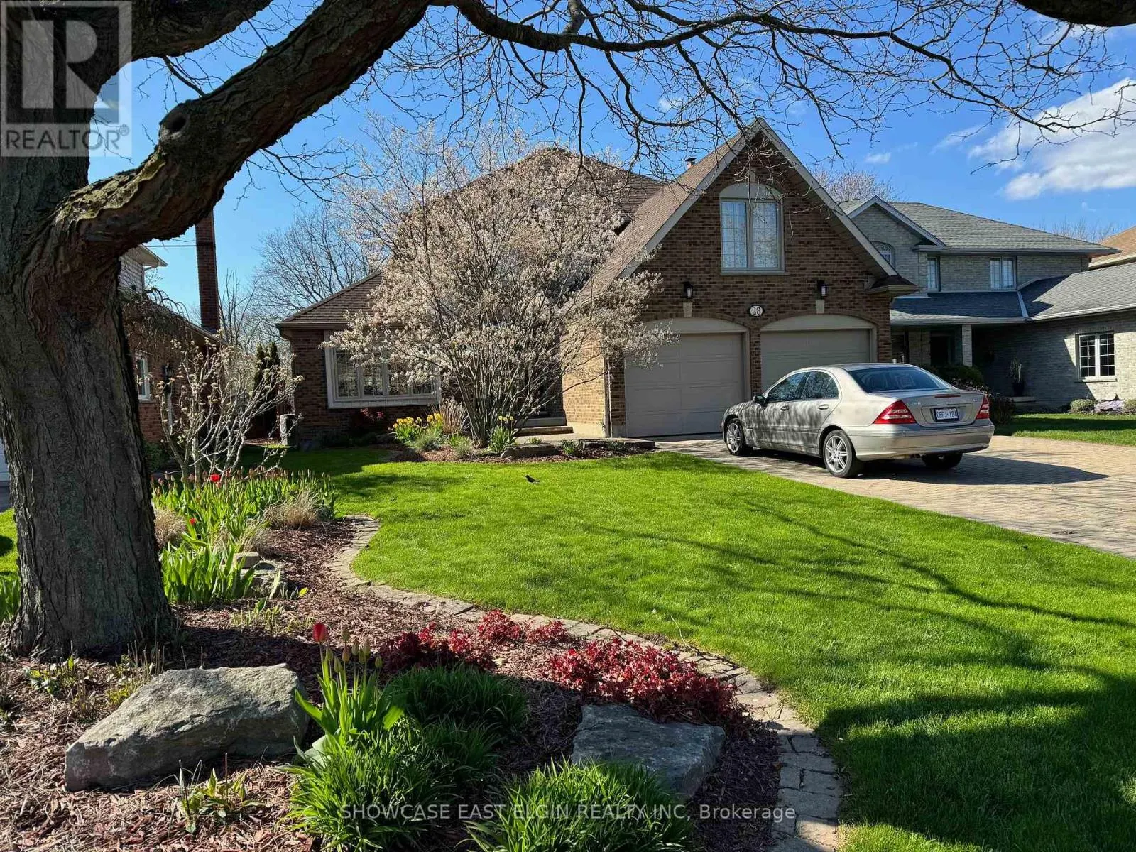 28 SINCLAIR CRESCENT