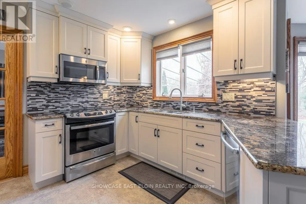 28 SINCLAIR CRESCENT