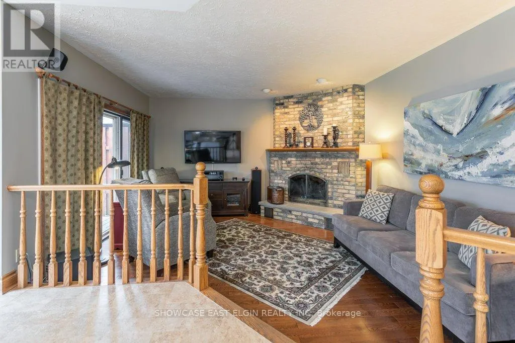 28 SINCLAIR CRESCENT