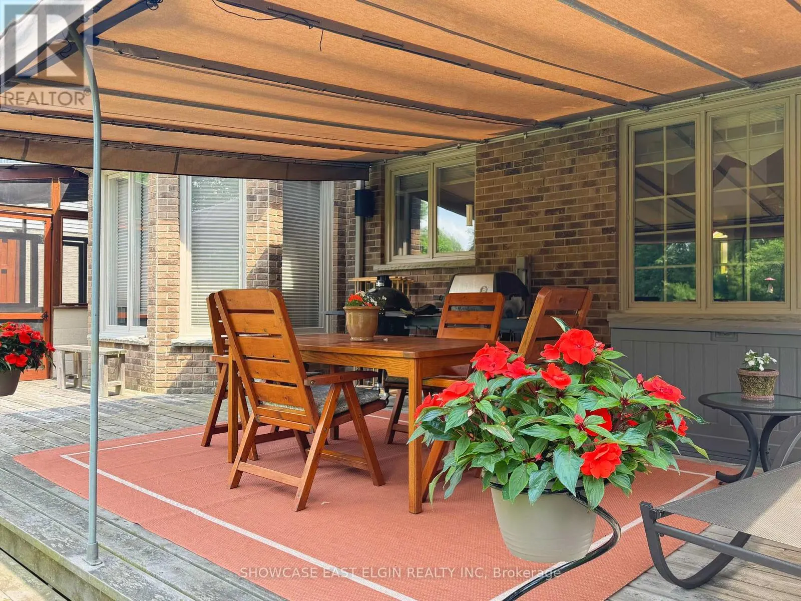28 SINCLAIR CRESCENT