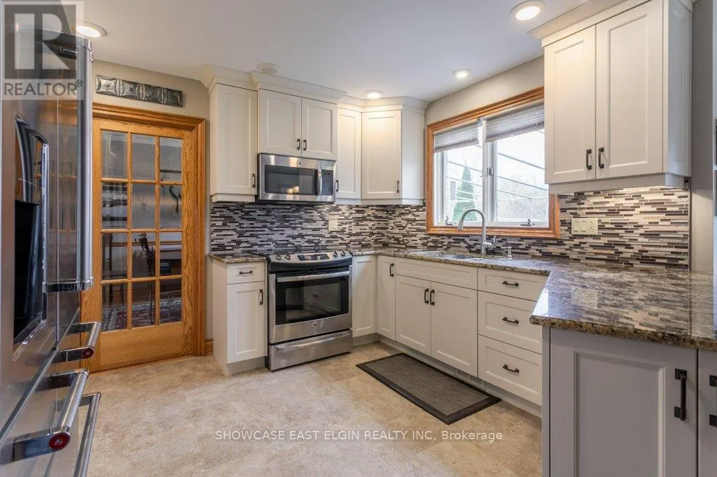 28 SINCLAIR CRESCENT