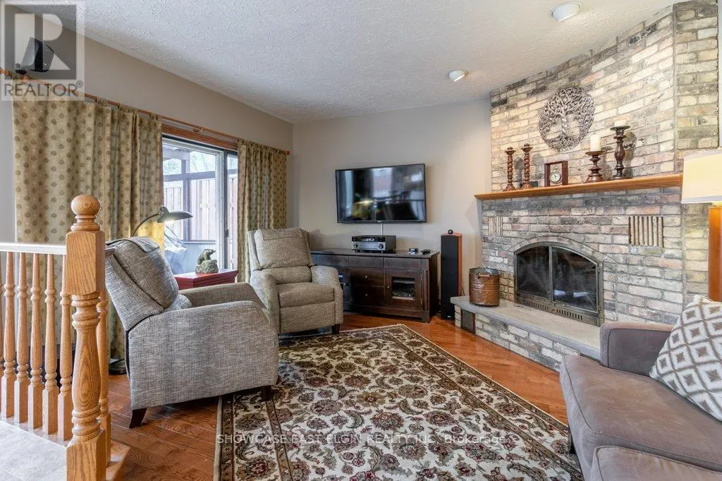 28 SINCLAIR CRESCENT