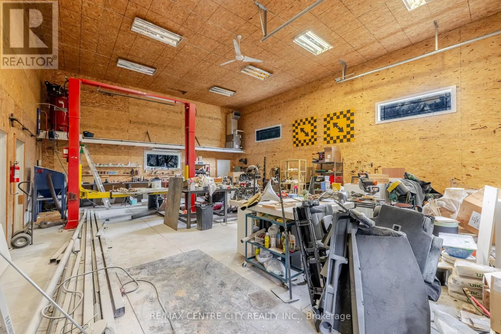 7641 LAKESHORE ROAD