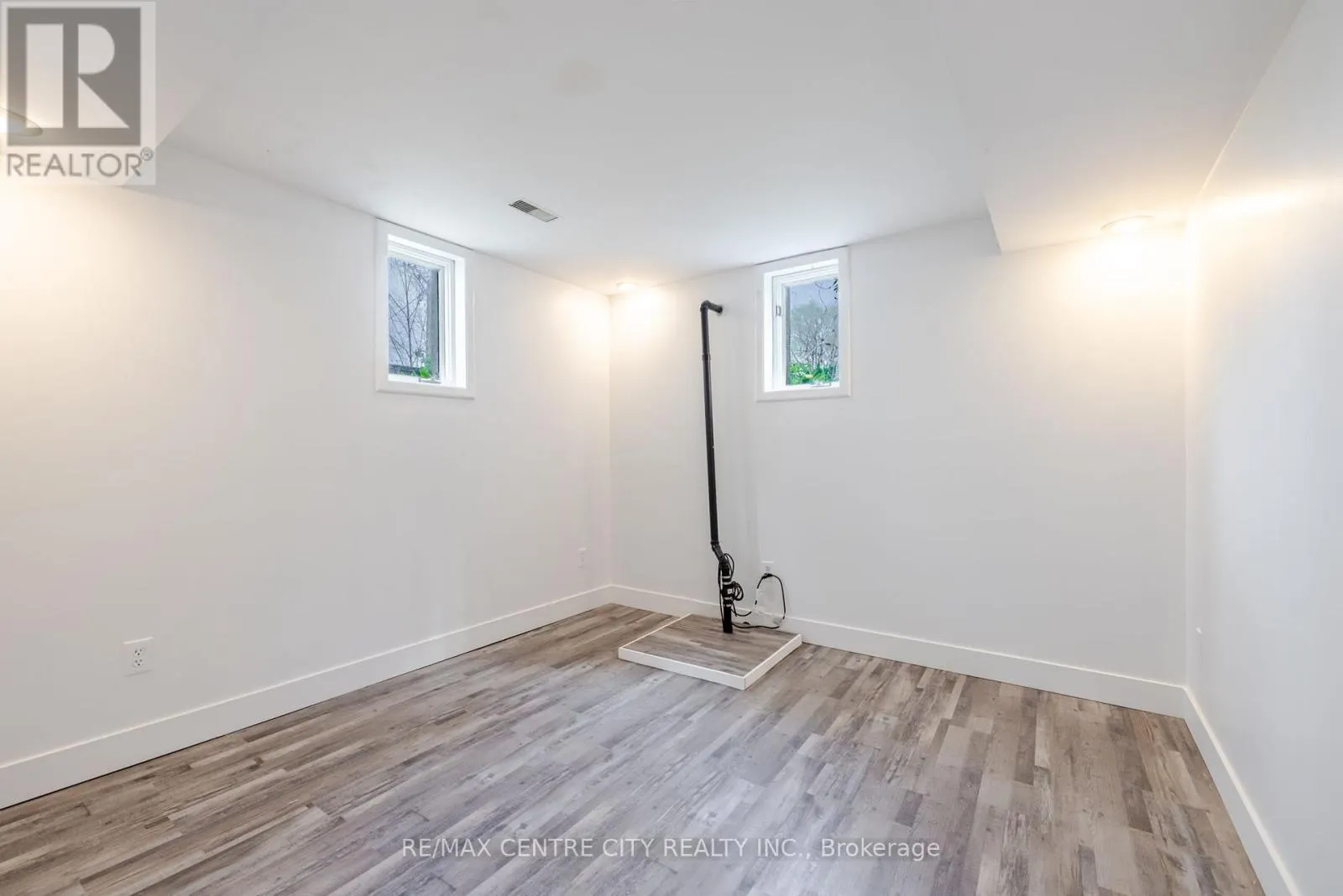 7641 LAKESHORE ROAD