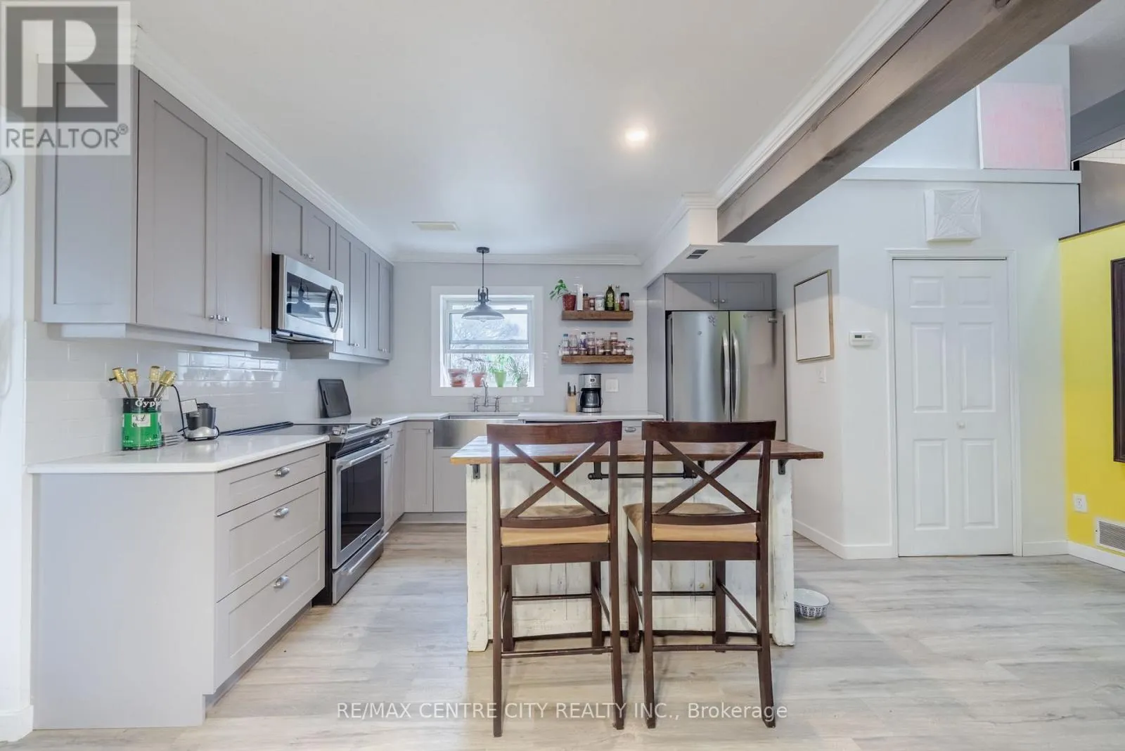 7641 LAKESHORE ROAD