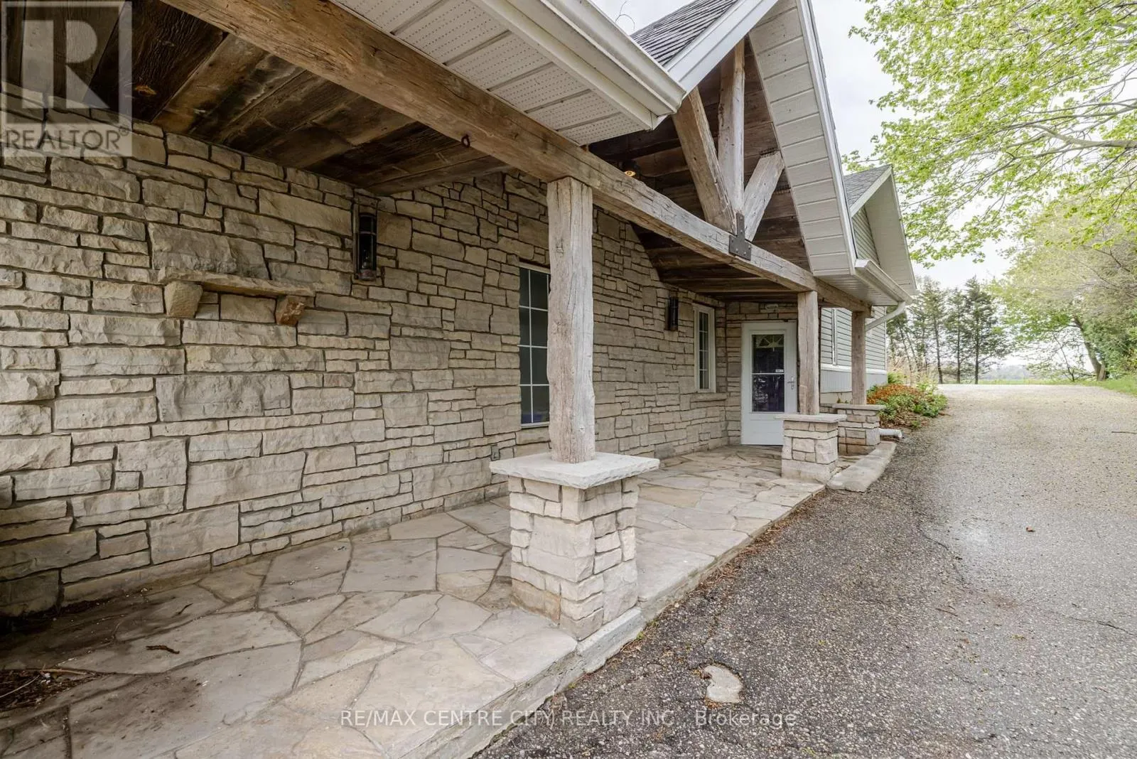 7641 LAKESHORE ROAD
